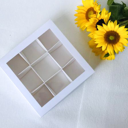 20x20x5 Pencereli Karton Kutu (9 Bölmeli) — ürün görseli